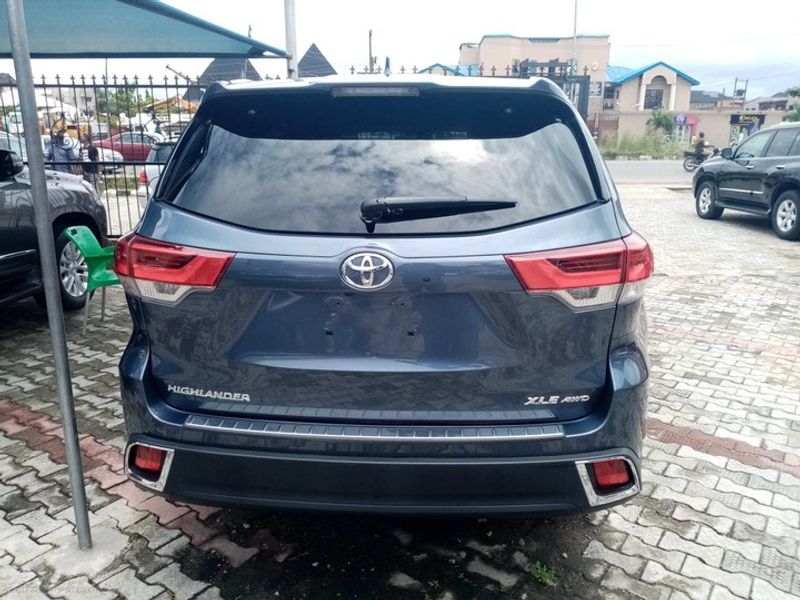 Thumbnail 8 of 2018 Toyota Highlander Xle